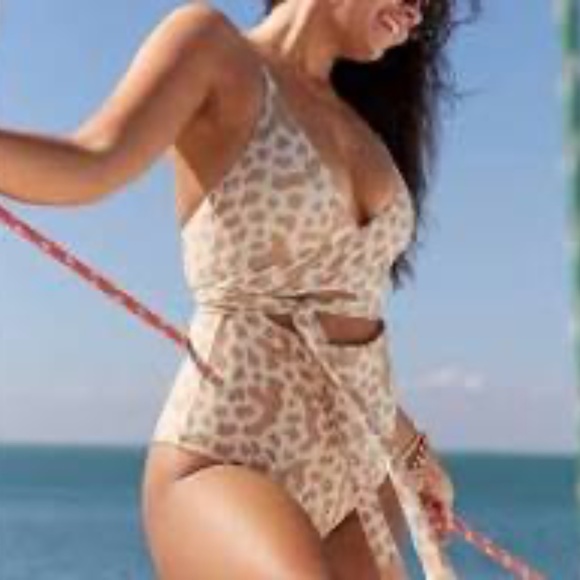 Aerie Leopard full Coverage One Piece Swimsuit size Small NWT - Picture 5 of 5